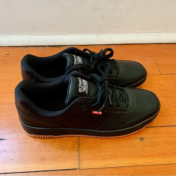 Levis Shoes - Picture 3 of 9